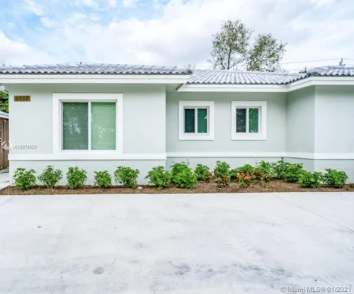 6037 SW 40th Court, Miramar FL 33023