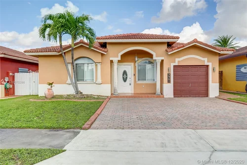 7961 NW 201st Ter, Hialeah FL 33015
