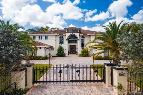 7555 NW 39th Ave, Coconut Creek FL 33073