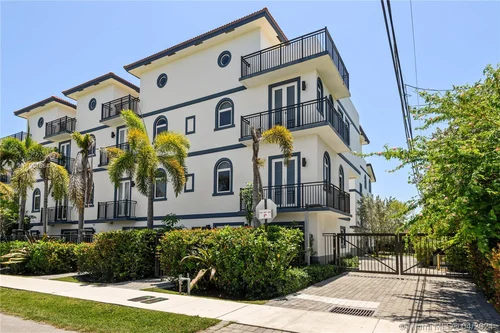 812 NE 7th St, Fort Lauderdale FL 33304