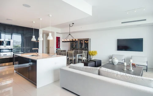 3300 NE 188th St # 210, Aventura FL 33180