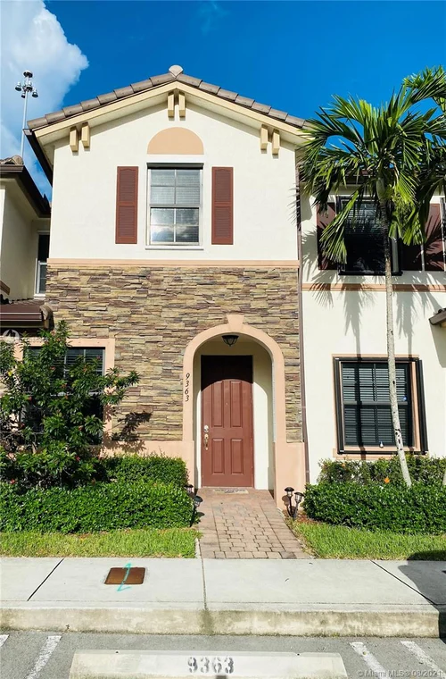 9363 W 32nd Ln, Hialeah FL 33018