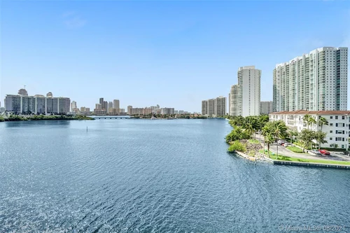 3300 NE 188th St # 412, Aventura FL 33180