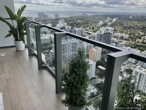 88 SW 7th St # 4106, Miami FL 33130