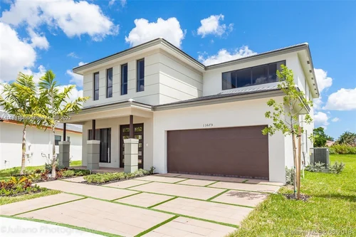 13675 SW 158th Pl, Miami FL 33196