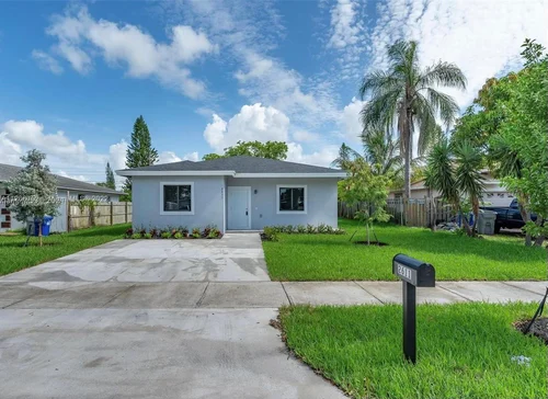 2611 NW 5 ST, Pompano Beach FL 33069