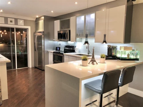 18855 NW 85th Ave # 1706, Hialeah FL 33015