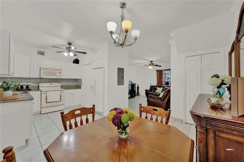 7241 NW 174th Ter # 105, Hialeah FL 33015