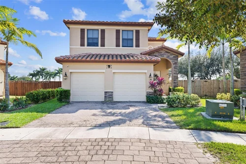 2558 NE 1st St, Homestead FL 33033