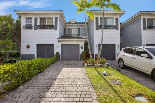 1368 NW 34th Way, Lauderhill FL 33311