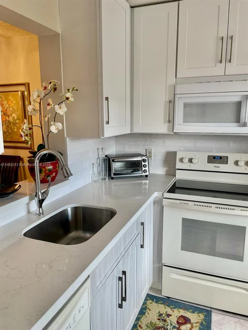 6865 Huntington Ln # 307, Delray Beach FL 33446