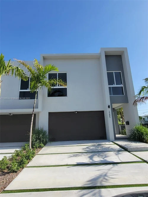 2285 SE 7th St, Pompano Beach FL 33062