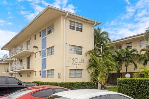1100 NE 1st Ct # 201, Hallandale Beach FL 33009