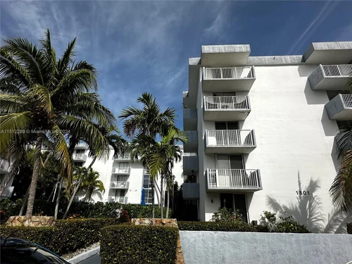 1801 S Treasure Dr # 305, North Bay Village FL 33141