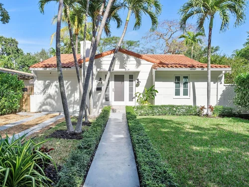 683 NE 69th St, Miami FL 33138