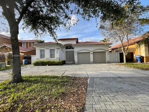 8811 NW 178th Ln, Hialeah FL 33018