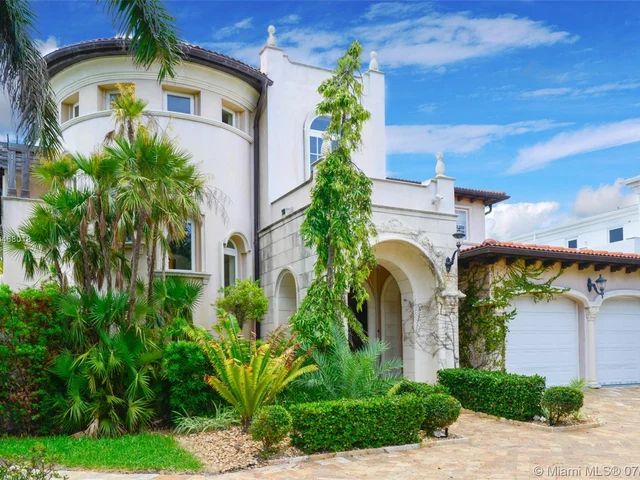 428 Golden Beach Dr, Golden Beach FL 33160