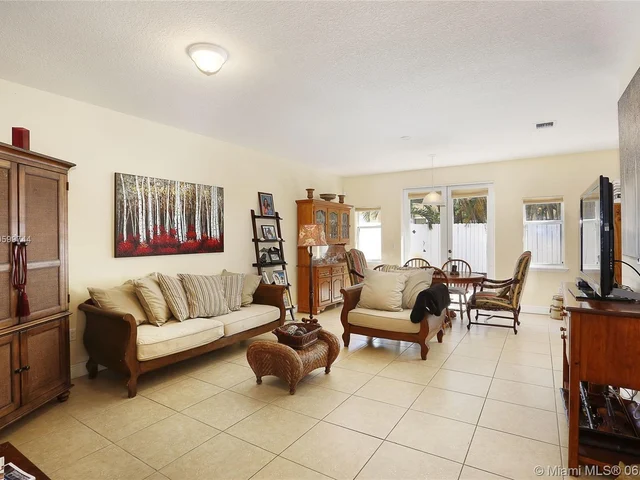 13917 SW 86th Ct, Palmetto Bay FL 33158