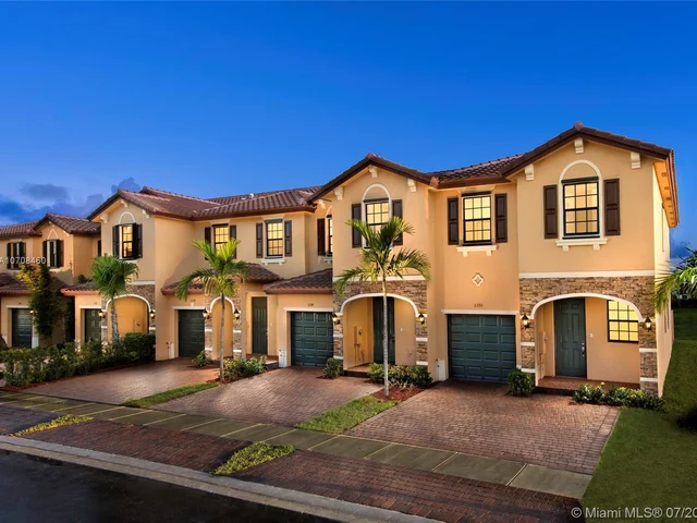 2705 NW 55 AVE, Margate FL 33063