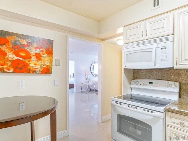 5225 Collins Ave # 1417, Miami Beach FL 33140