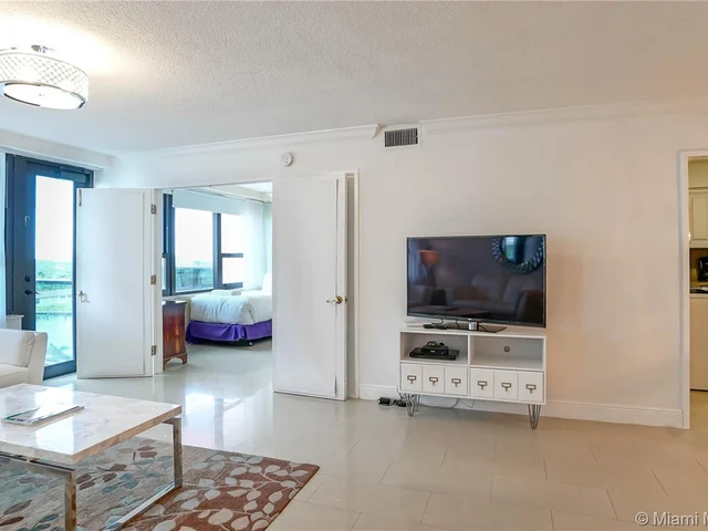 5225 Collins Ave # 1417, Miami Beach FL 33140