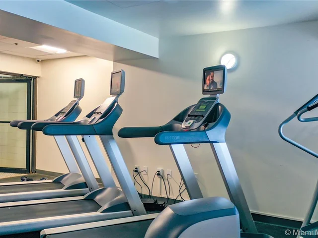 5225 Collins Ave # 1417, Miami Beach FL 33140