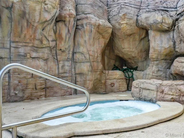 5225 Collins Ave # 1417, Miami Beach FL 33140