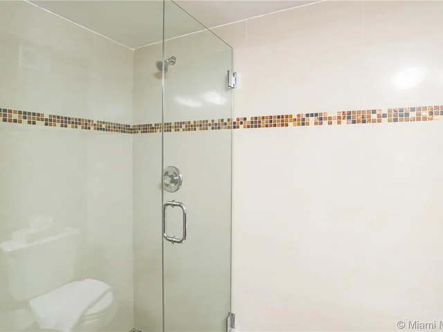 5225 Collins Ave # 1417, Miami Beach FL 33140