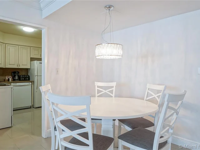 5225 Collins Ave # 1417, Miami Beach FL 33140