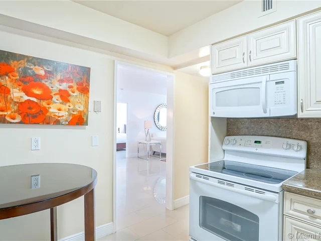 5225 Collins Ave # 1417, Miami Beach FL 33140