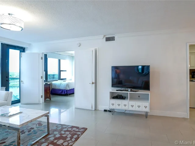 5225 Collins Ave # 1417, Miami Beach FL 33140