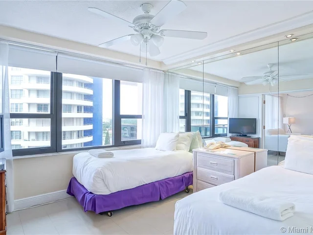 5225 Collins Ave # 1417, Miami Beach FL 33140