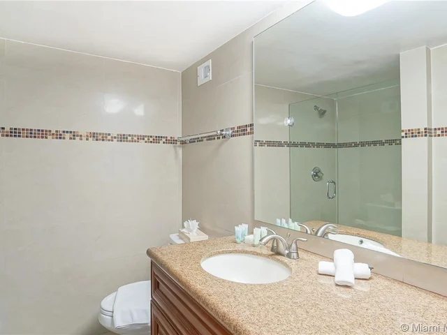 5225 Collins Ave # 1417, Miami Beach FL 33140