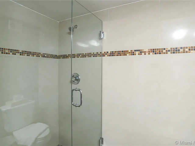 5225 Collins Ave # 1417, Miami Beach FL 33140