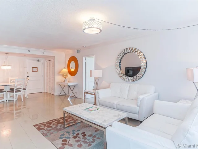 5225 Collins Ave # 1417, Miami Beach FL 33140