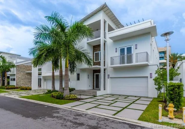 3450 NW 84th Ct, Doral FL 33122