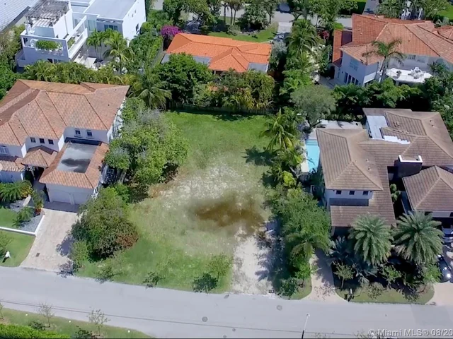 252 Westwood Dr, Key Biscayne FL 33149