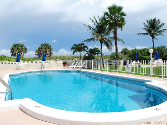 125 Ocean Ave # 207, Palm Beach Shores FL 33404