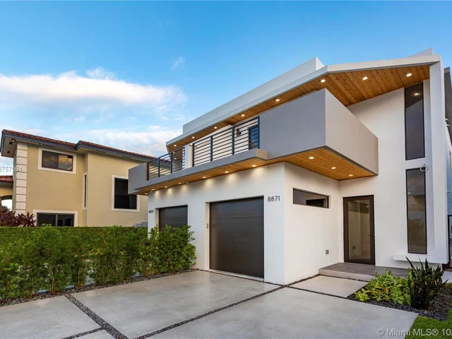 8871 SW 28 St, Miami FL 33165