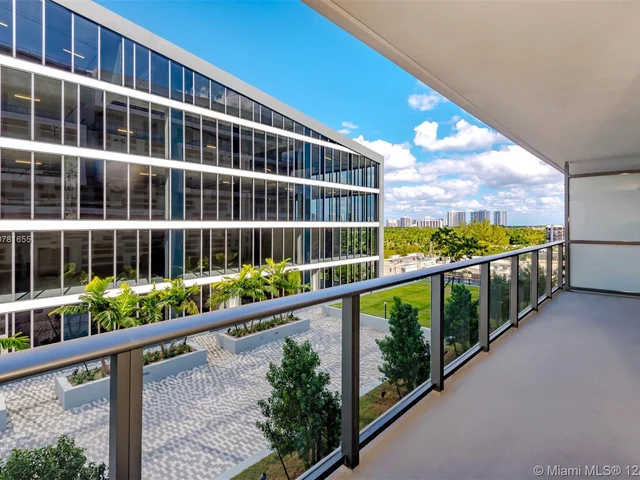 2960 NE 207th St # 707, Aventura FL 33180