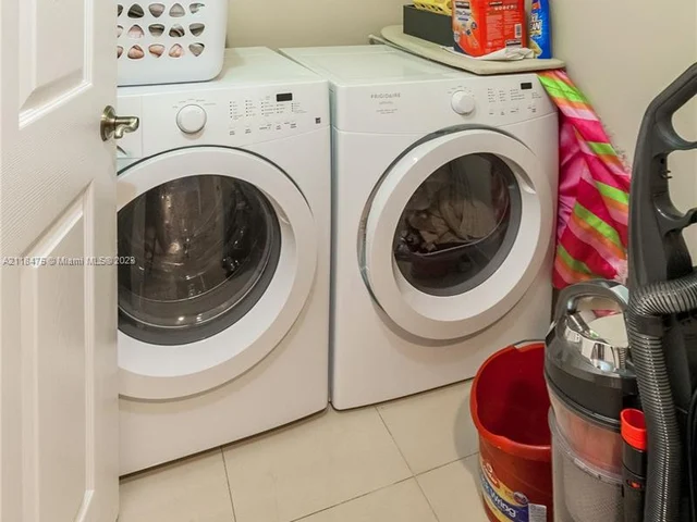 16711 COLLINS AV # 303, Sunny Isles Beach FL 33160