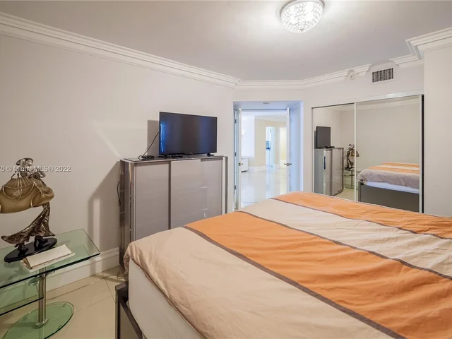 16711 COLLINS AV # 303, Sunny Isles Beach FL 33160