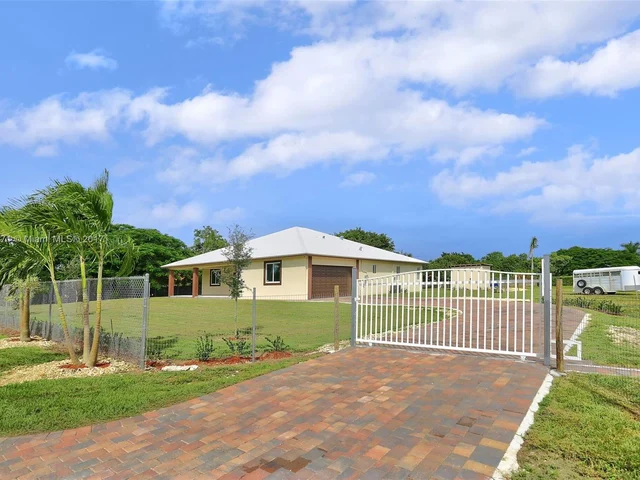 24301 SW 212 AVE, Homestead FL 33031