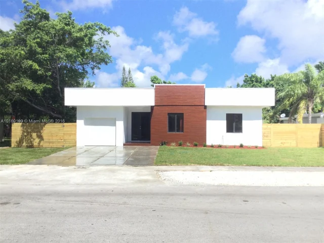 661 NE 141st St, North Miami FL 33161