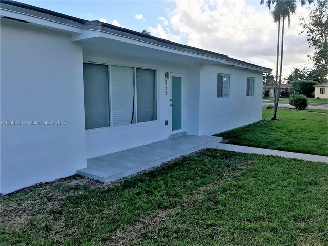 831 SW 93rd Pl, Miami FL 33174