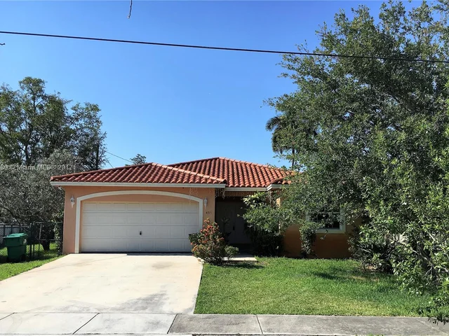 455 NE 144th St, North Miami FL 33161