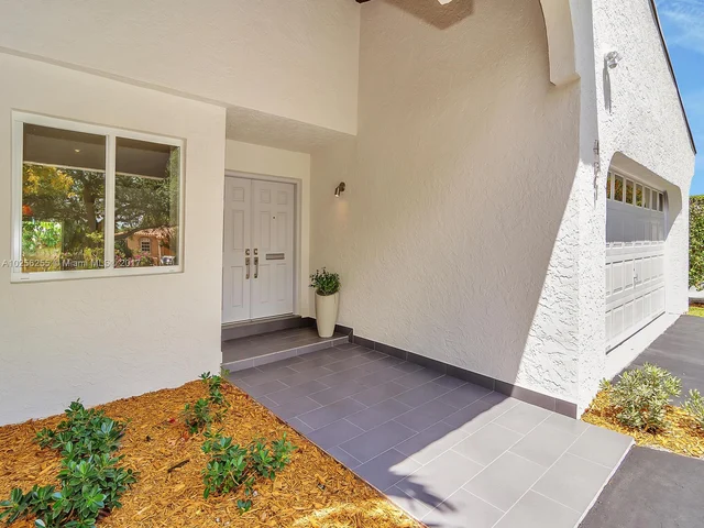 421 Wren Ave, Miami Springs FL 33166