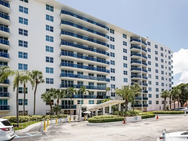 7501 E Treasure Dr # 5T, North Bay Village FL 33141