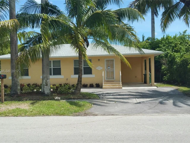 1208 NE 144th St, Miami FL 33161