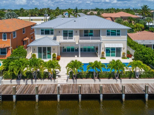 4020 NE 26th Ave, Lighthouse Point FL 33064